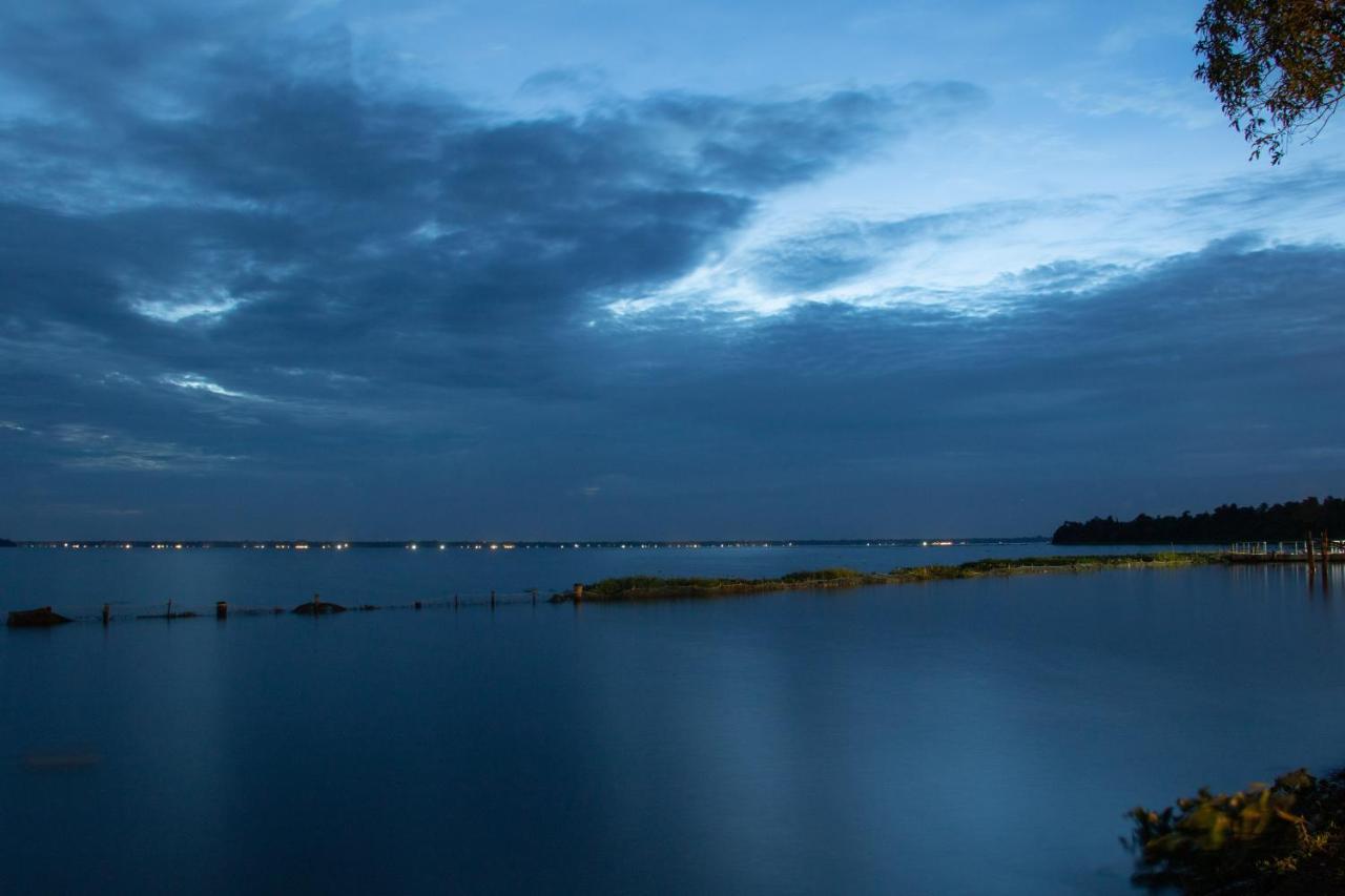 Hotel Water Scapes Kumarakom Exterior foto