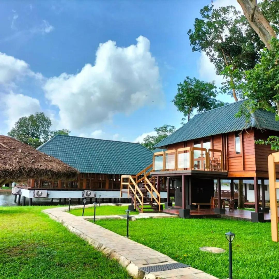 Hotel Water Scapes Kumarakom Exterior foto